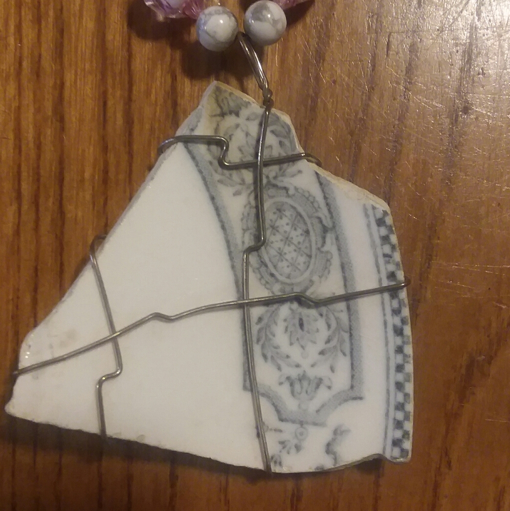 Teacup necklace - Picture 3 of 3